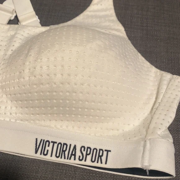 Victoria’s Secret sports bra - Picture 3 of 10
